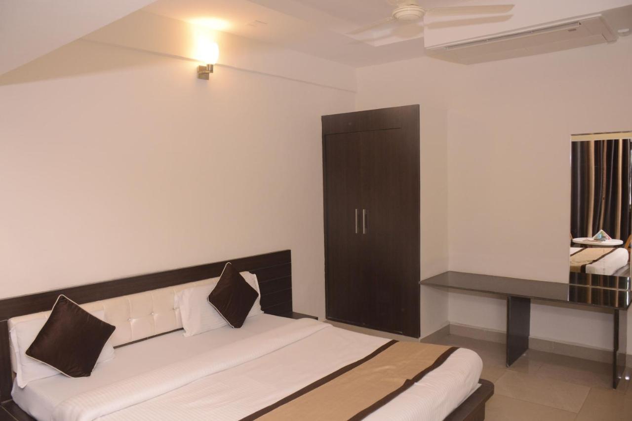 Hotel Bharat Кота Экстерьер фото