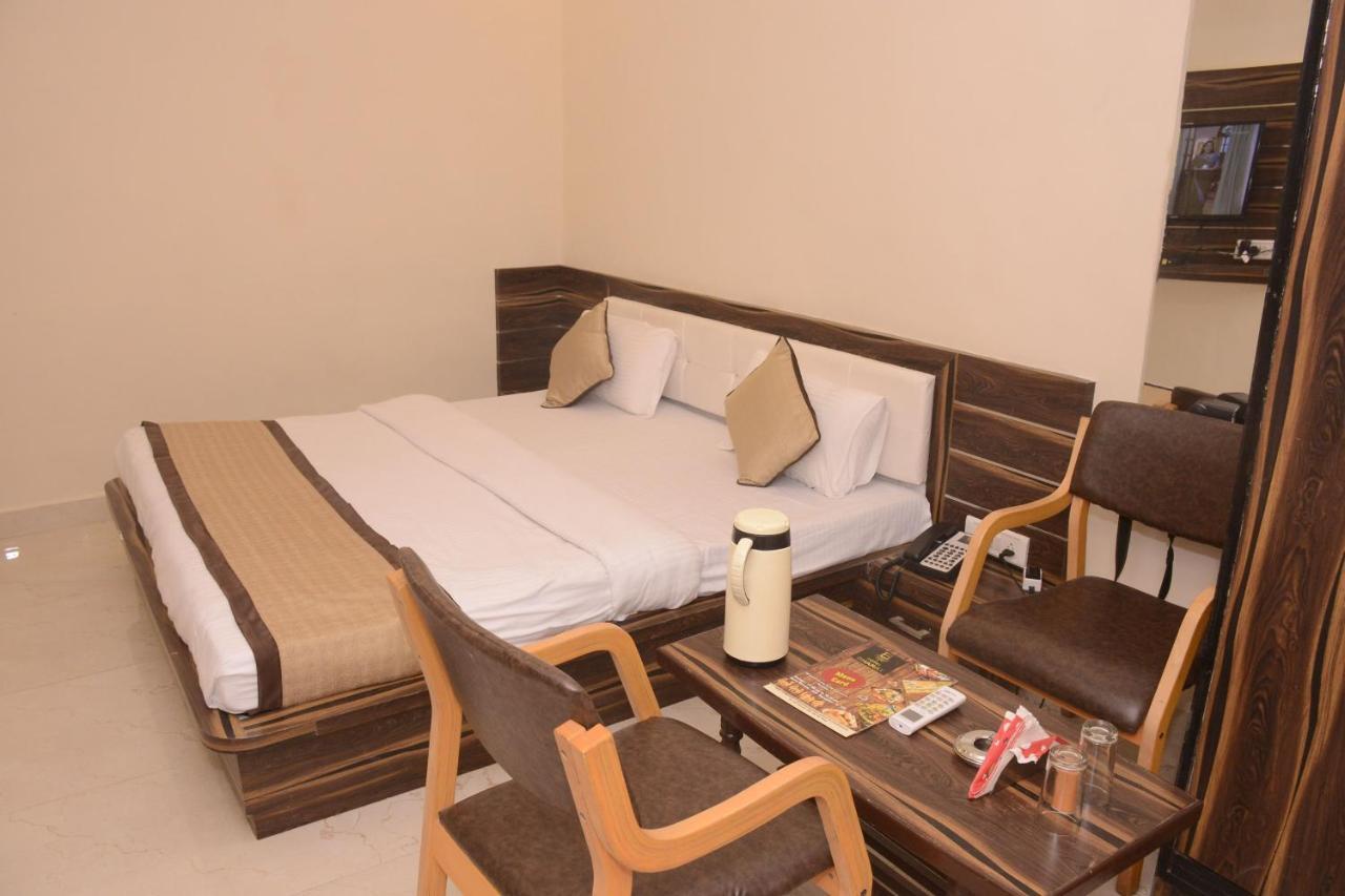 Hotel Bharat Кота Экстерьер фото