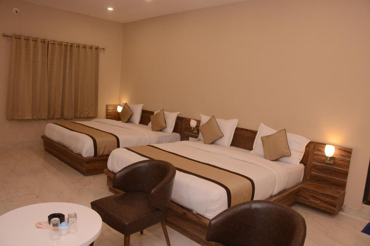 Hotel Bharat Кота Экстерьер фото
