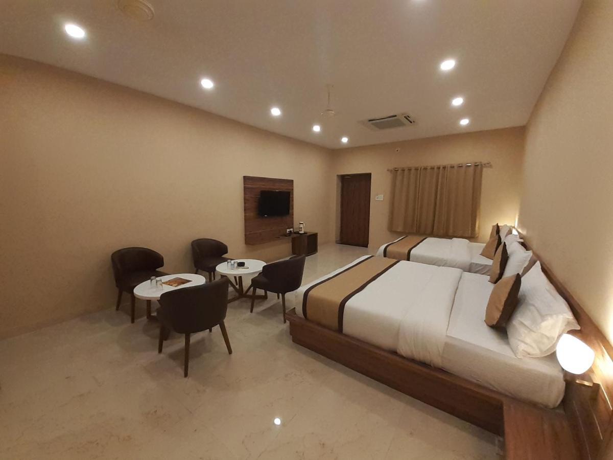 Hotel Bharat Кота Экстерьер фото