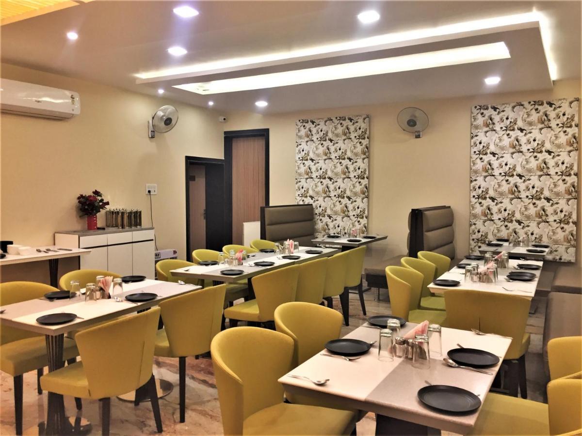 Hotel Bharat Кота Экстерьер фото