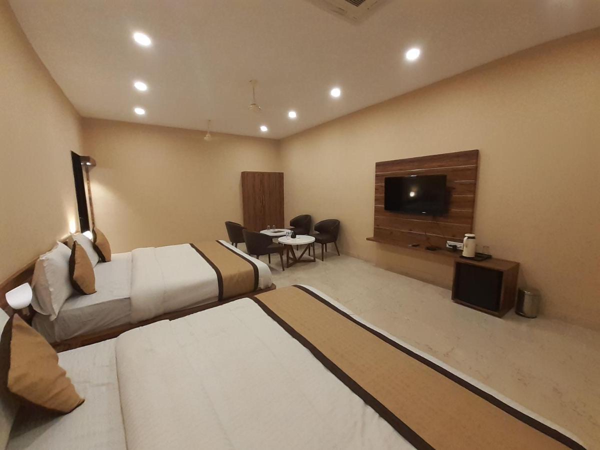Hotel Bharat Кота Экстерьер фото